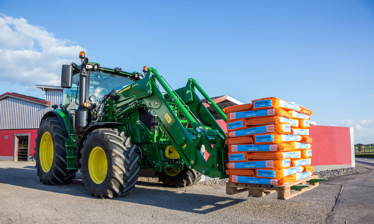 A New Generation Of John Deere Loaders